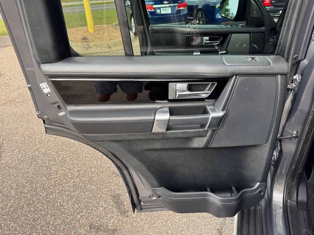 2016 Land Rover LR4 Image 22