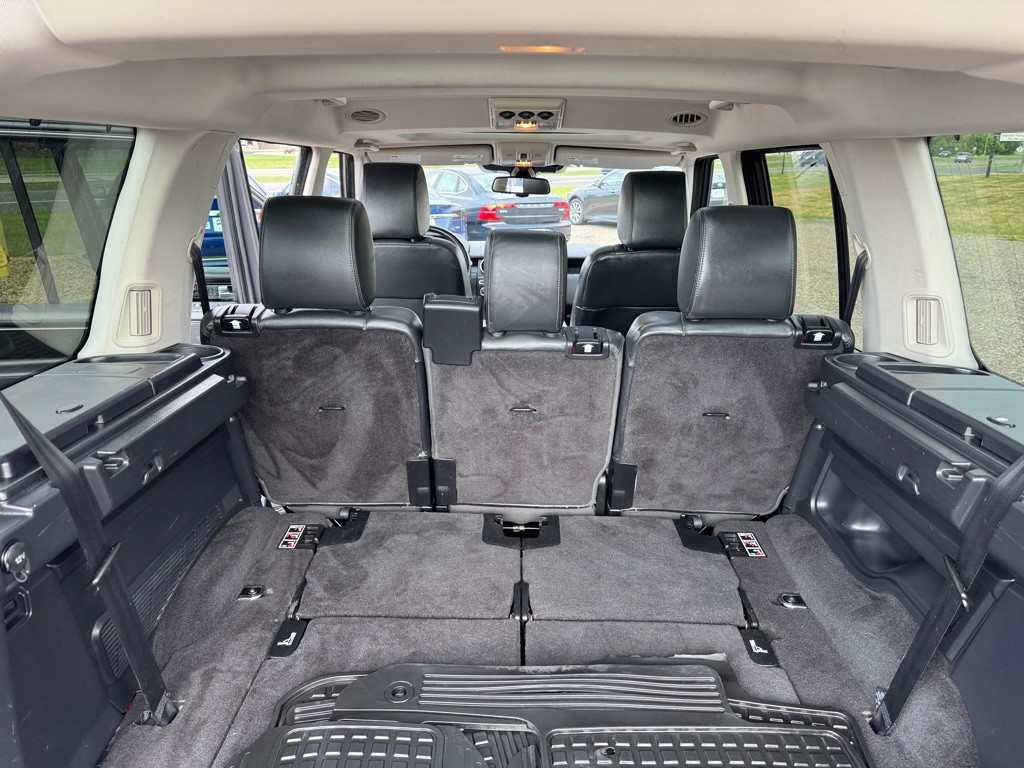 2016 Land Rover LR4 Image 24