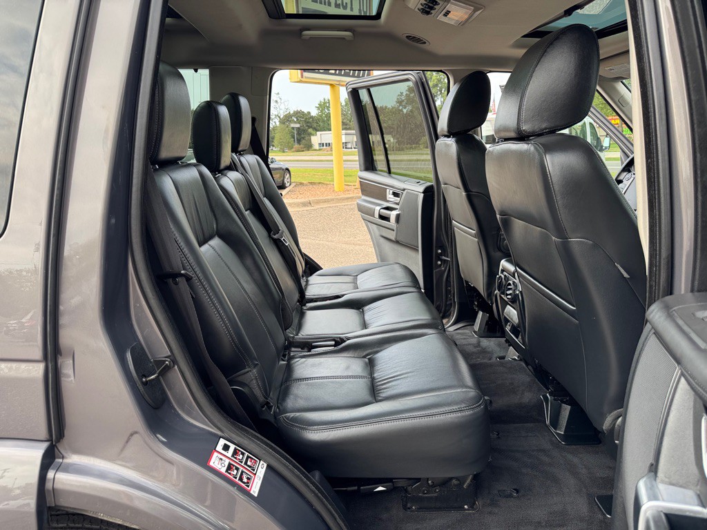 2016 Land Rover LR4 Image 25
