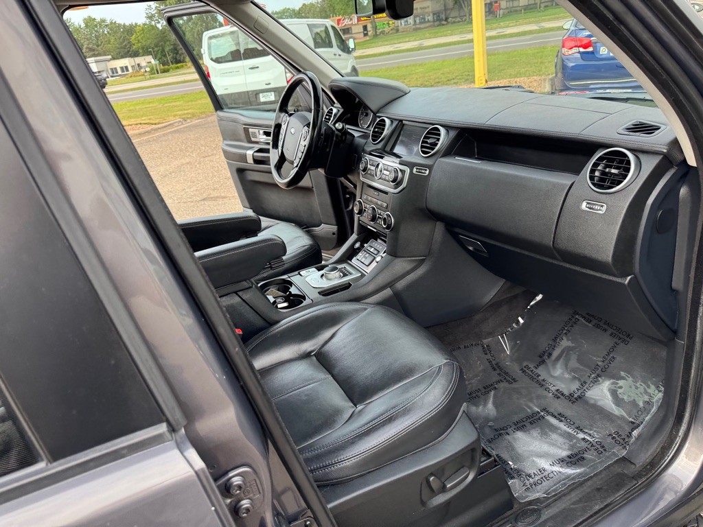 2016 Land Rover LR4 Image 29