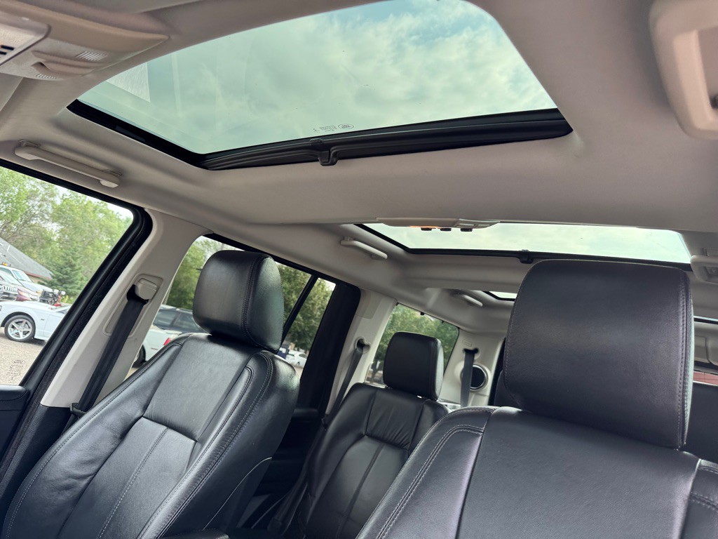 2016 Land Rover LR4 Image 35