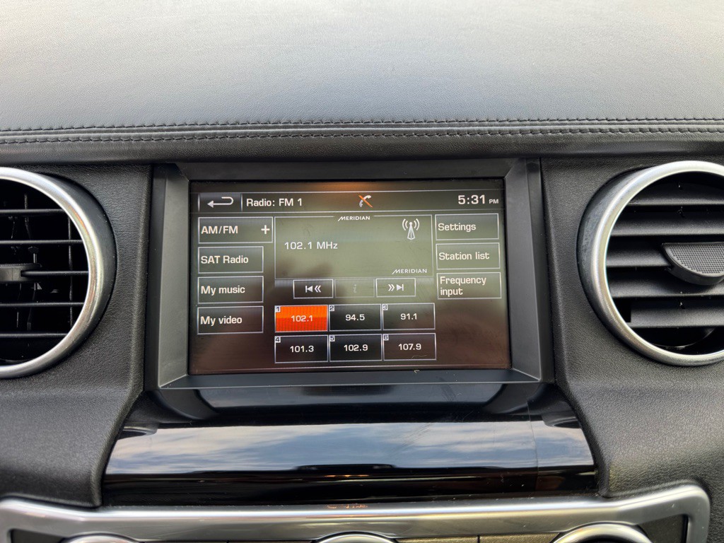 2016 Land Rover LR4 Image 41