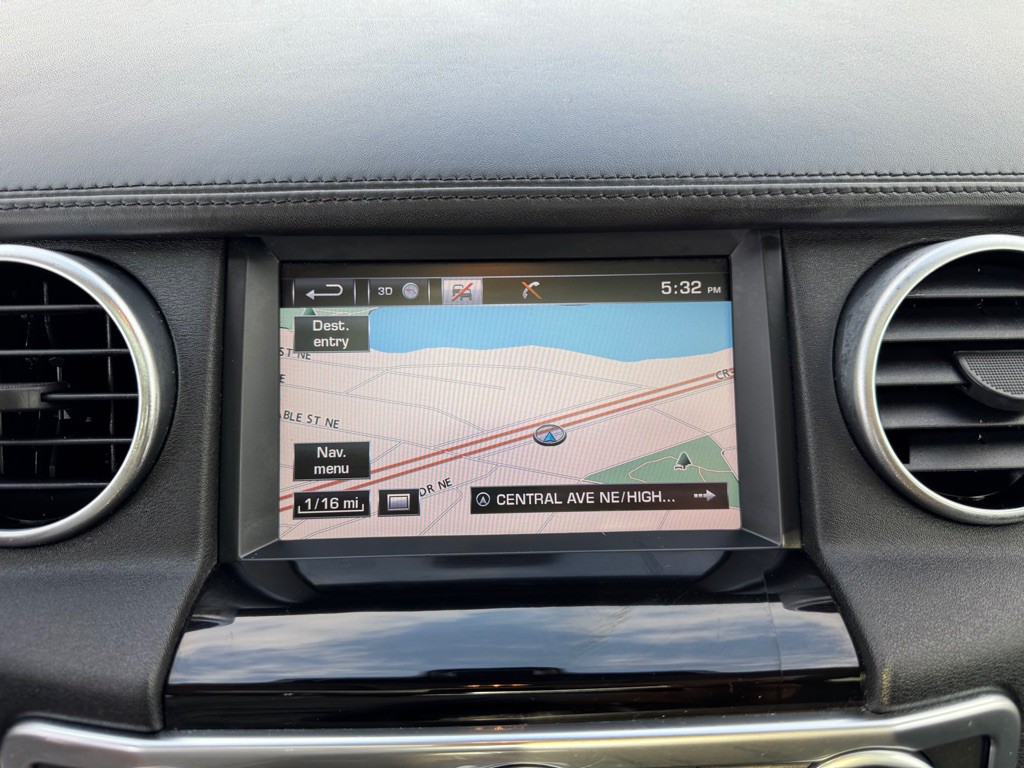 2016 Land Rover LR4 Image 42