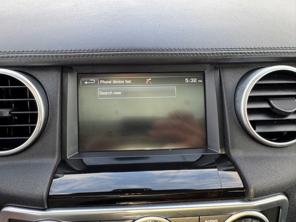 2016 Land Rover LR4 Image 43