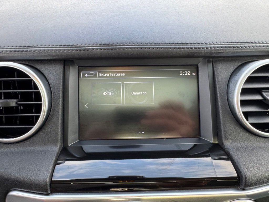 2016 Land Rover LR4 Image 44