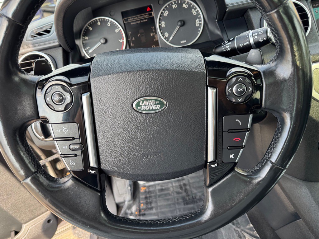 2016 Land Rover LR4 Image 48