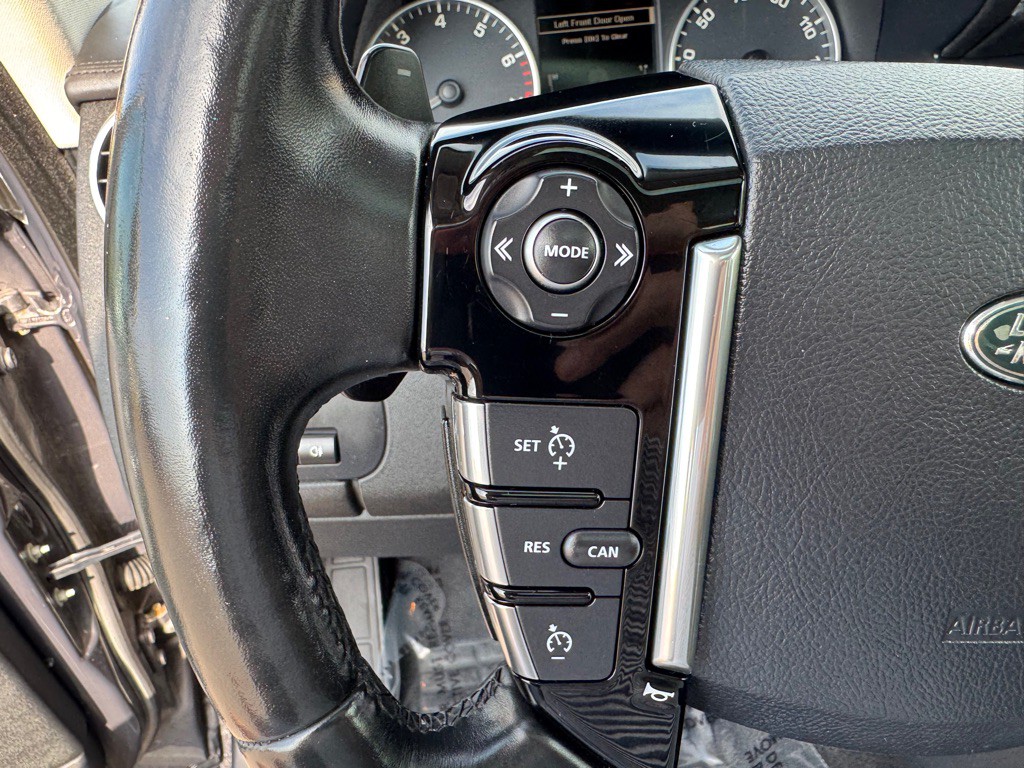 2016 Land Rover LR4 Image 49