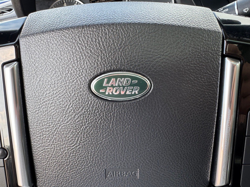 2016 Land Rover LR4 Image 50