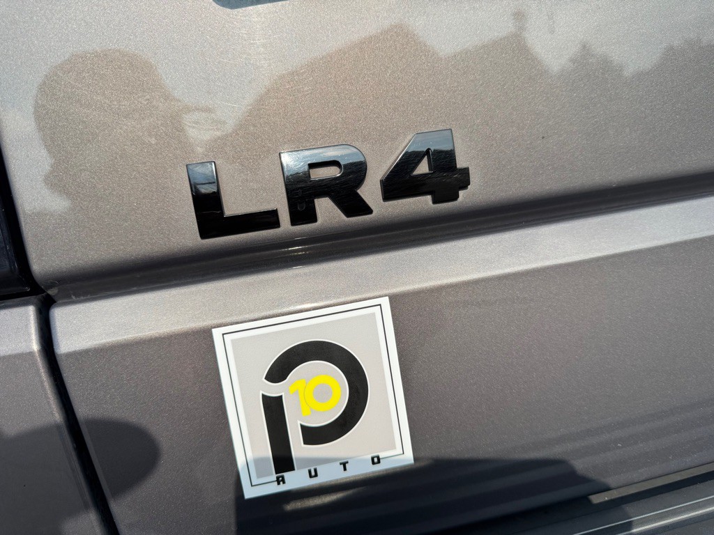 2016 Land Rover LR4 Image 55