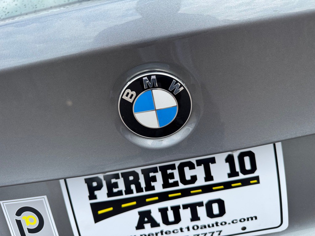 2011 BMW 3 Series Image 37