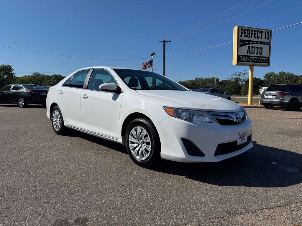 2013 Toyota Camry Image 1