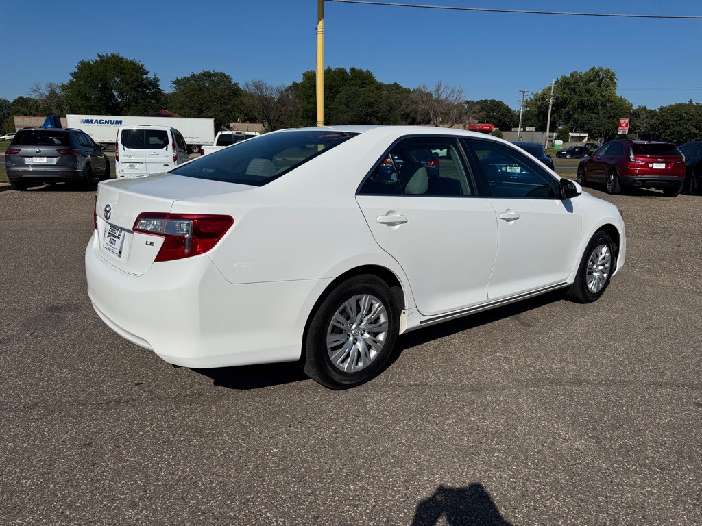 2013 Toyota Camry Image 4