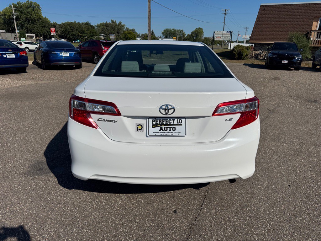 2013 Toyota Camry Image 6
