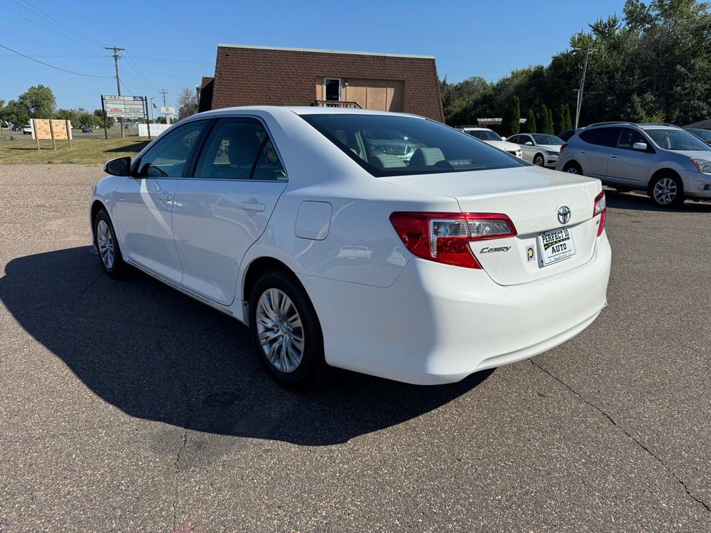 2013 Toyota Camry Image 7