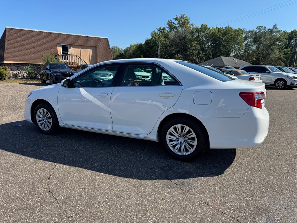 2013 Toyota Camry Image 8