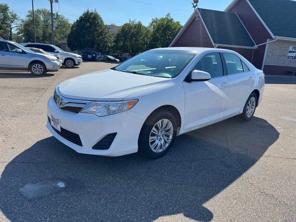 2013 Toyota Camry Image 10