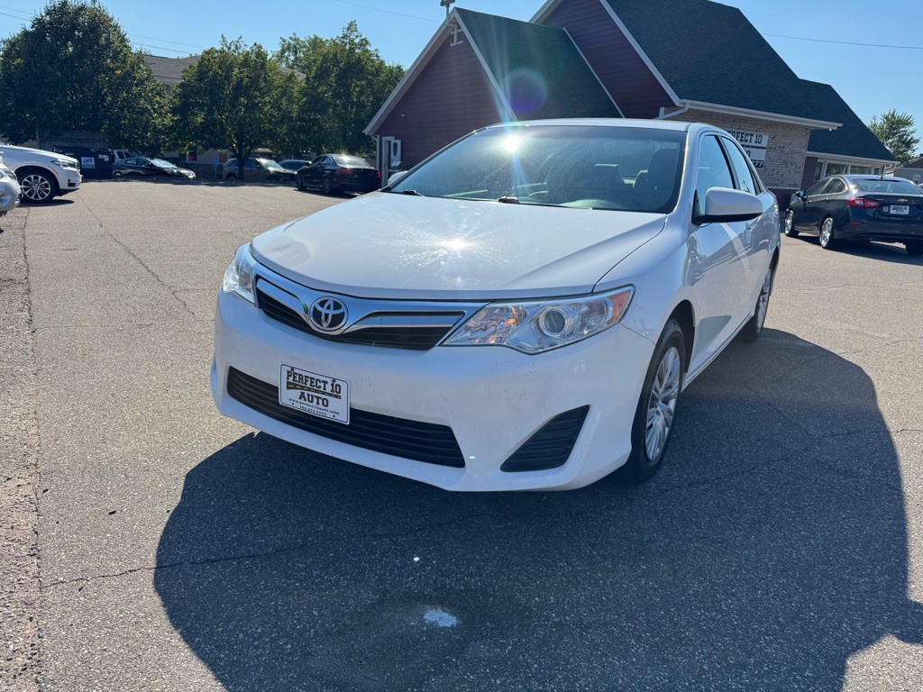 2013 Toyota Camry Image 11