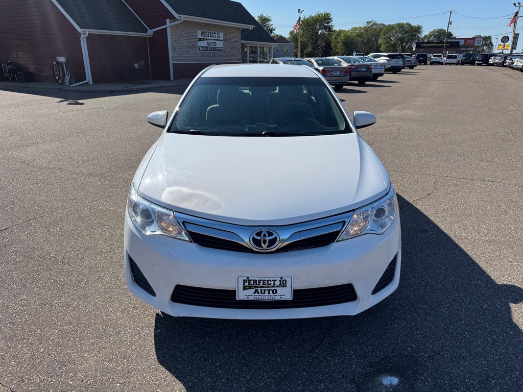 2013 Toyota Camry Image 12