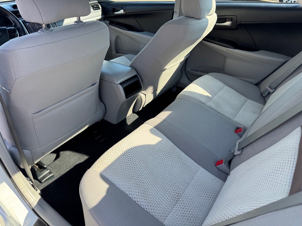 2013 Toyota Camry Image 18