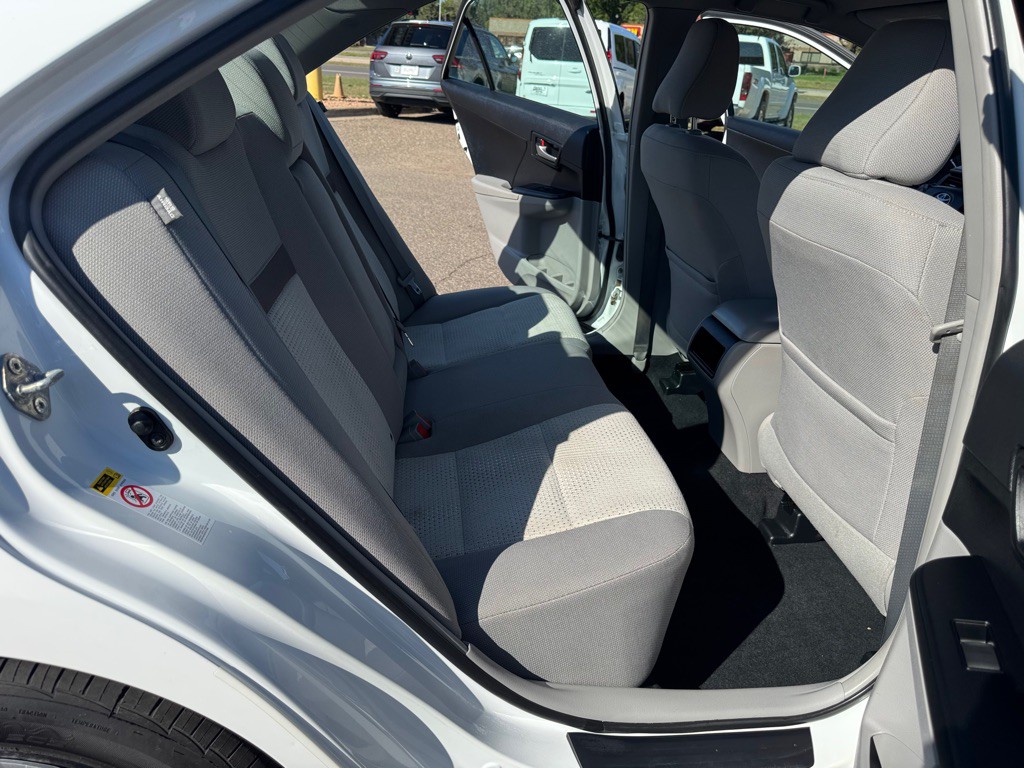 2013 Toyota Camry Image 20