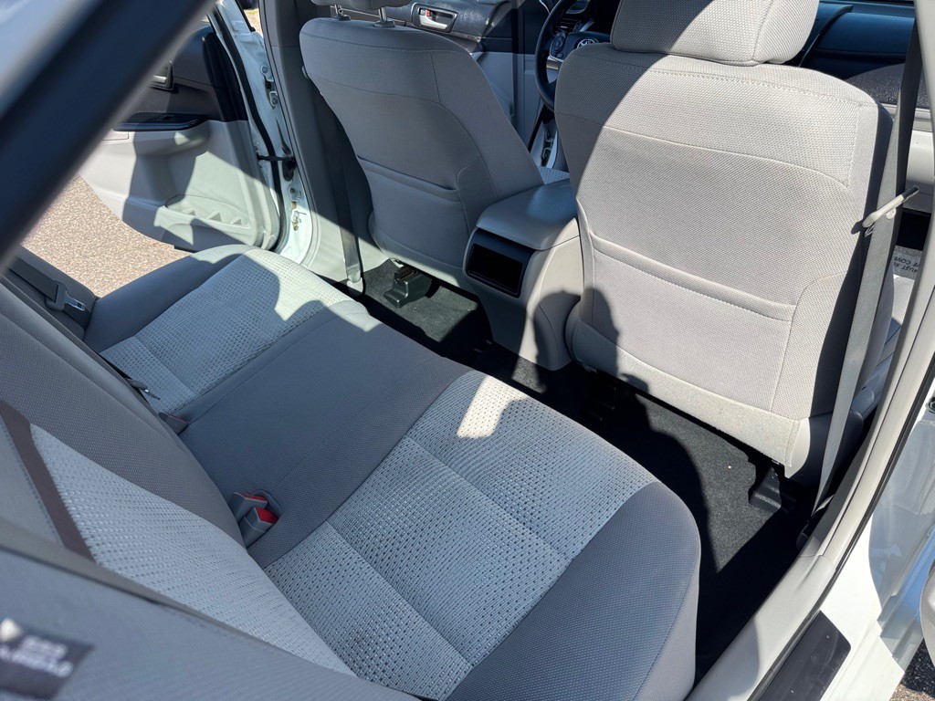2013 Toyota Camry Image 21
