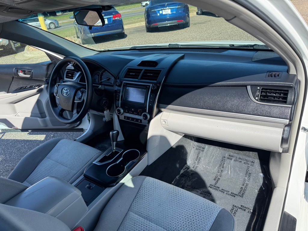 2013 Toyota Camry Image 25