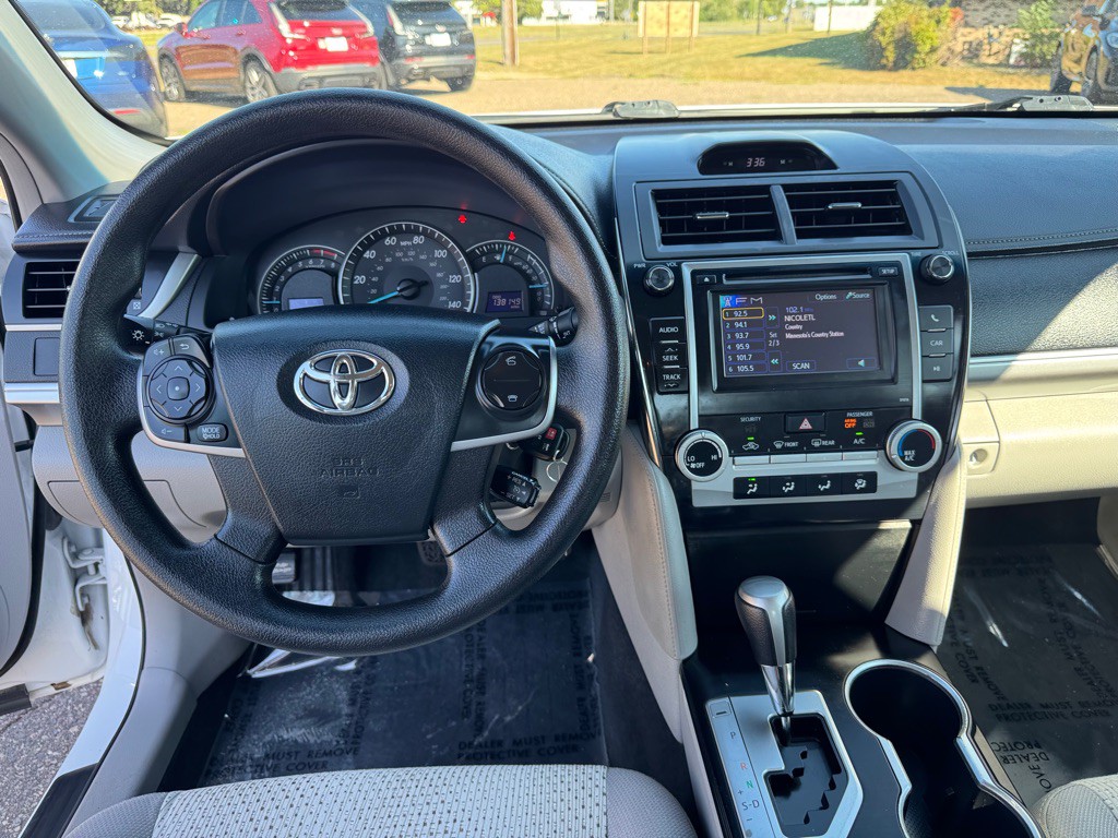 2013 Toyota Camry Image 28