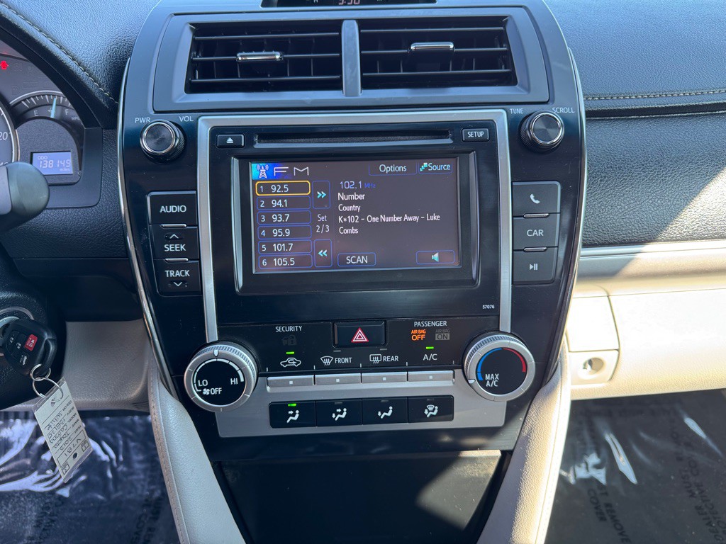 2013 Toyota Camry Image 30