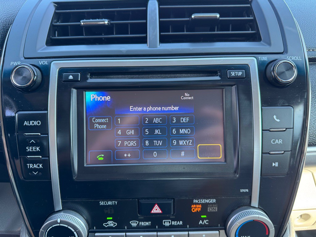 2013 Toyota Camry Image 32