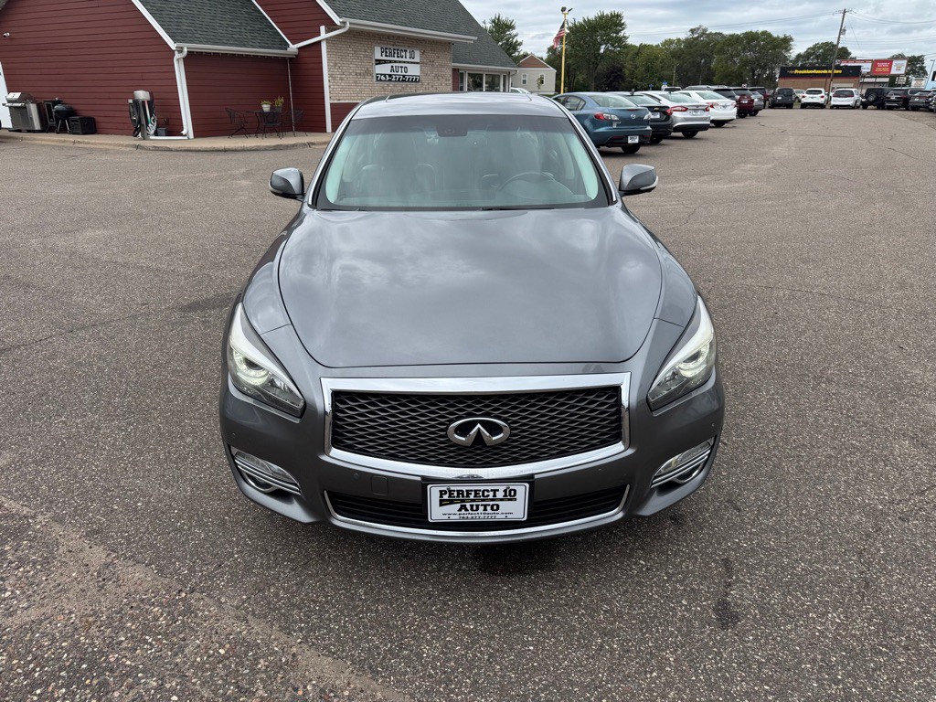 2017 INFINITI Q70 Image 12