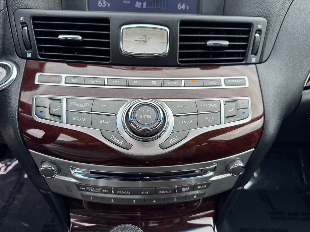 2017 INFINITI Q70 Image 34