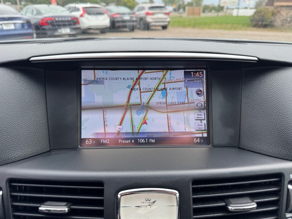 2017 INFINITI Q70 Image 36