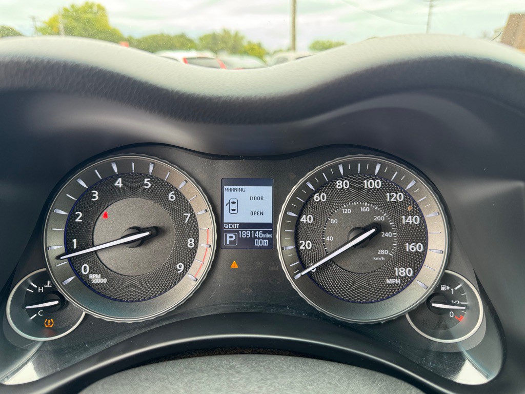 2017 INFINITI Q70 Image 44
