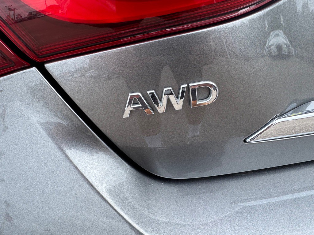2017 INFINITI Q70 Image 47
