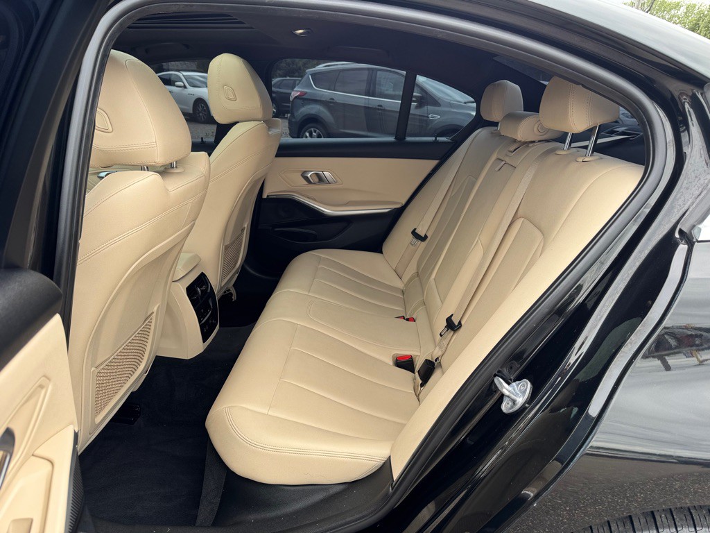 2019 BMW 3 Series Image 17