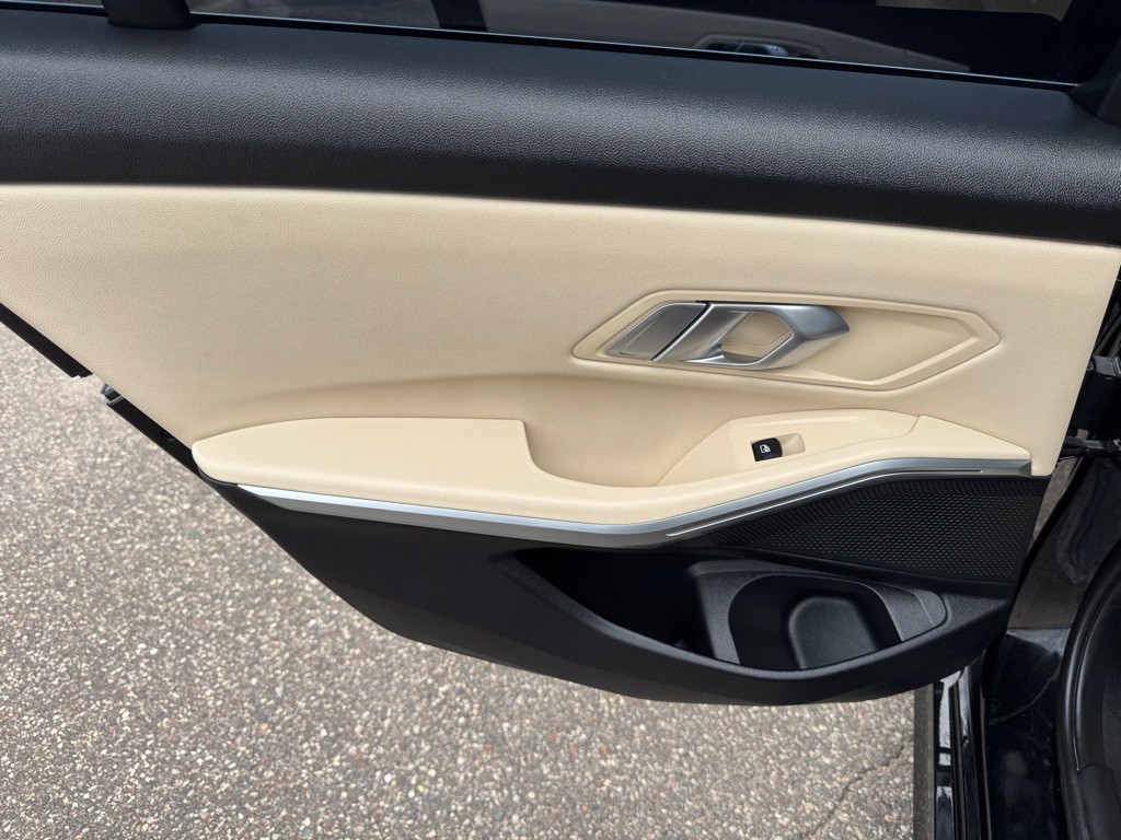 2019 BMW 3 Series Image 19