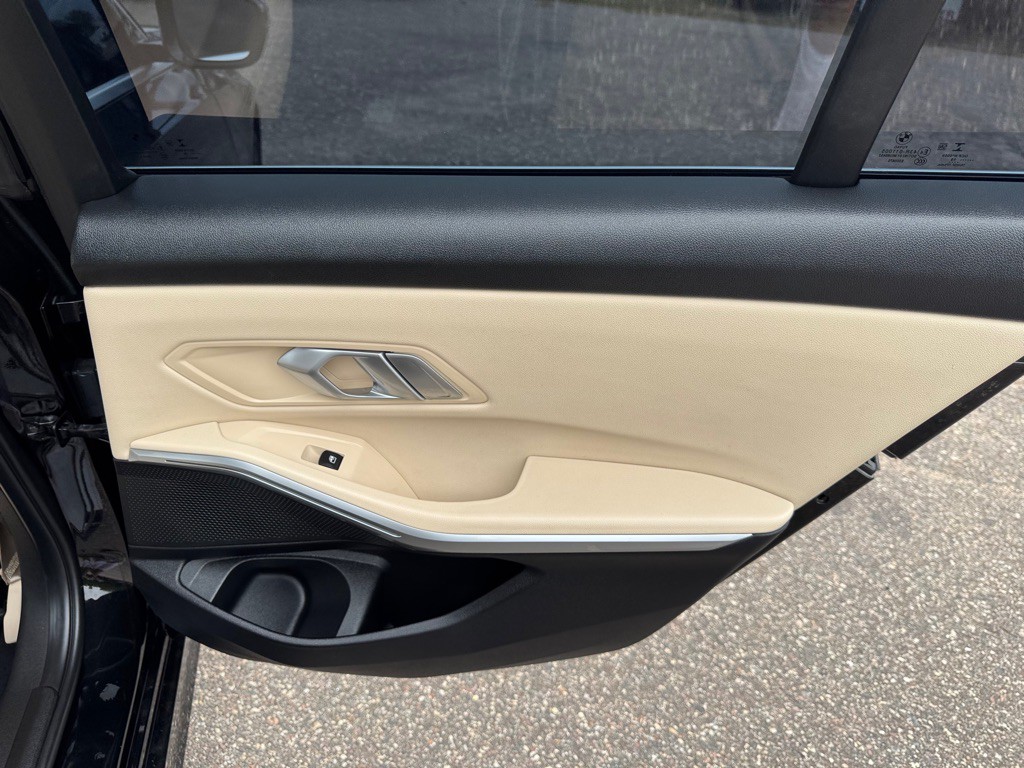 2019 BMW 3 Series Image 23