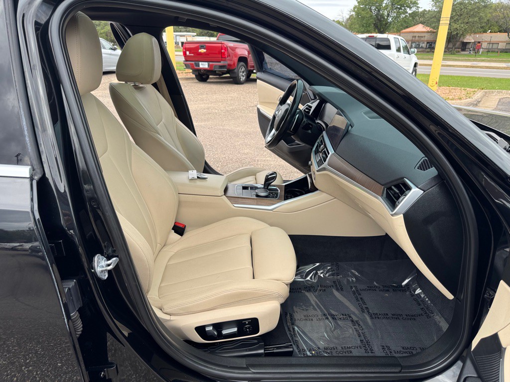 2019 BMW 3 Series Image 24