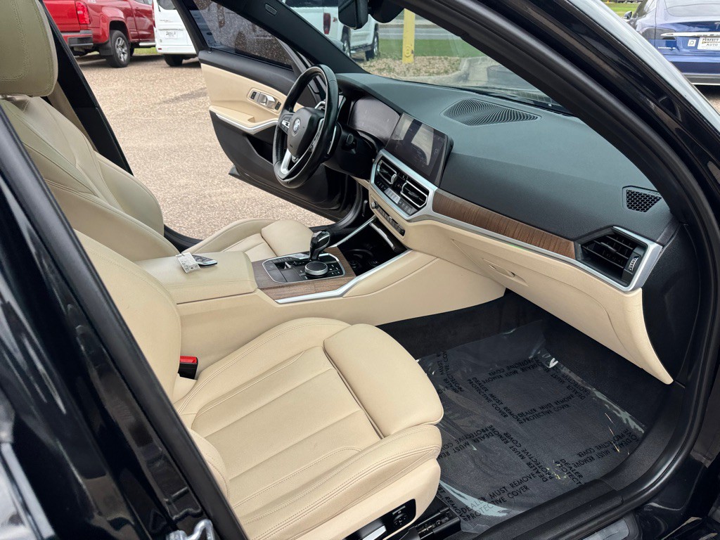 2019 BMW 3 Series Image 25