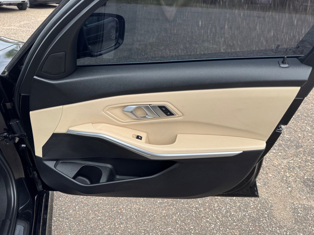 2019 BMW 3 Series Image 27