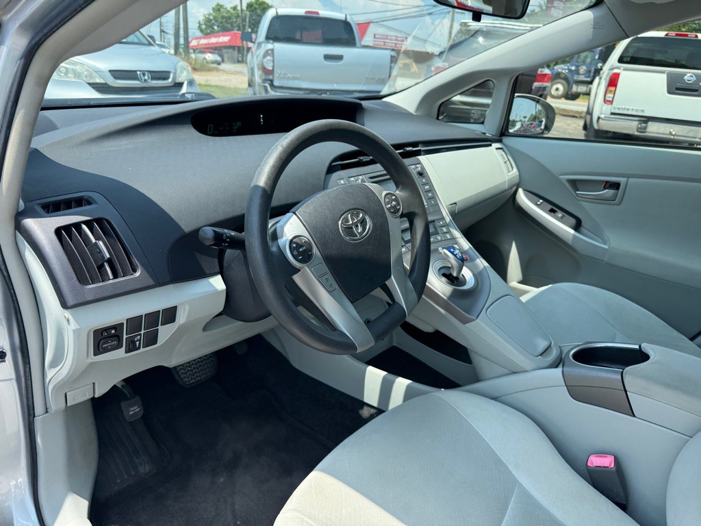 2012 Toyota Prius Image 10