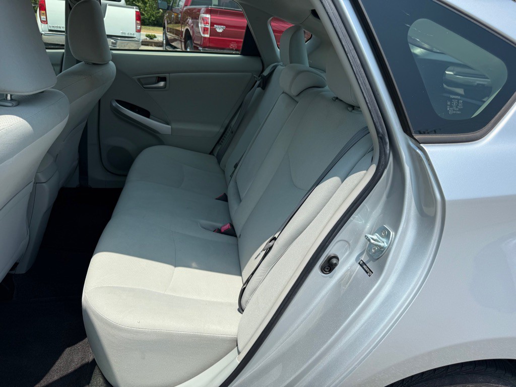2012 Toyota Prius Image 12