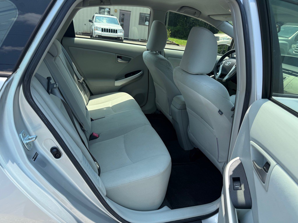 2012 Toyota Prius Image 15