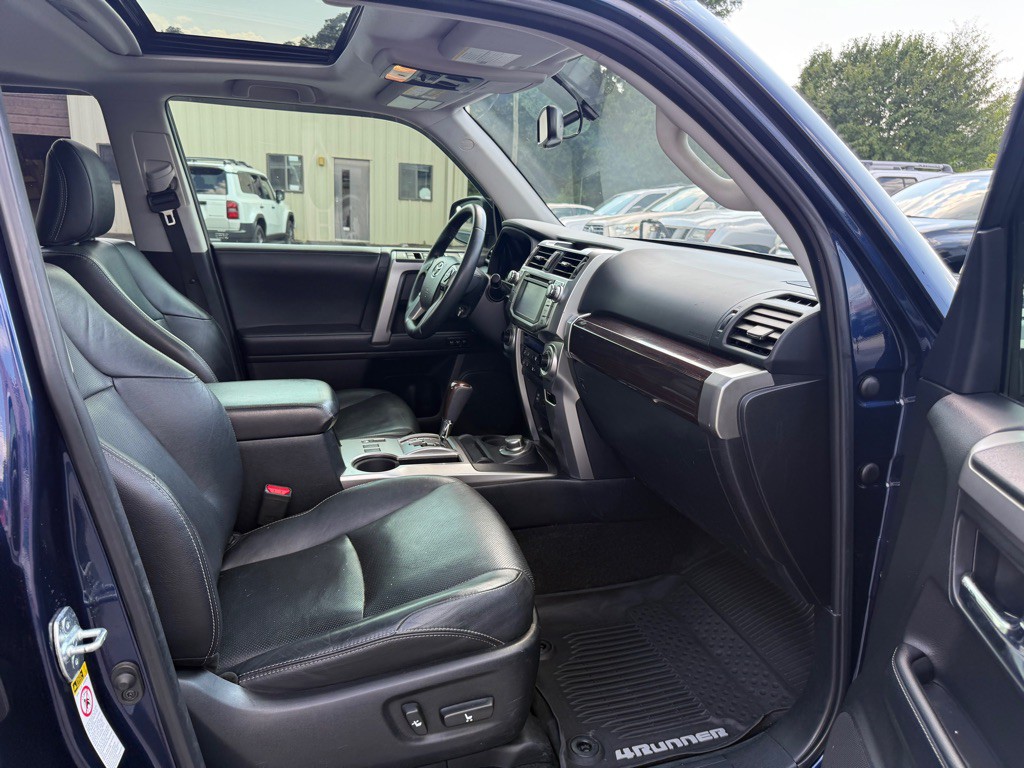 2019 Toyota 4Runner Image 17