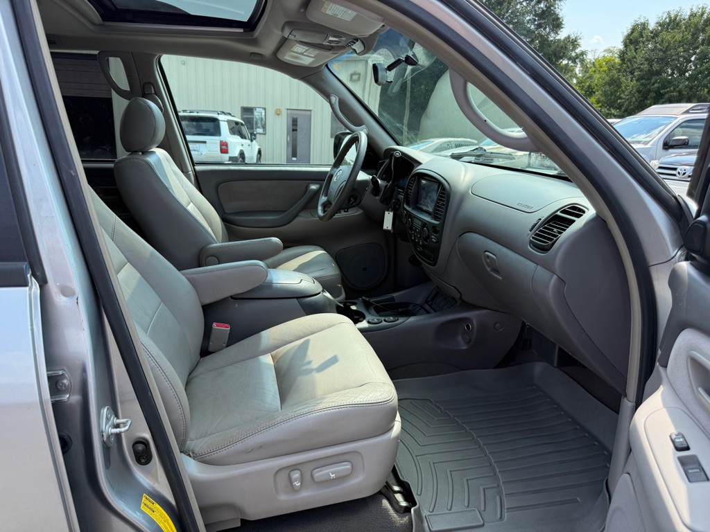 2007 Toyota Sequoia Image 16