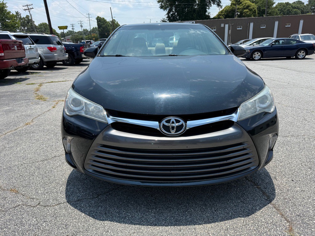 2015 Toyota Camry Image 2