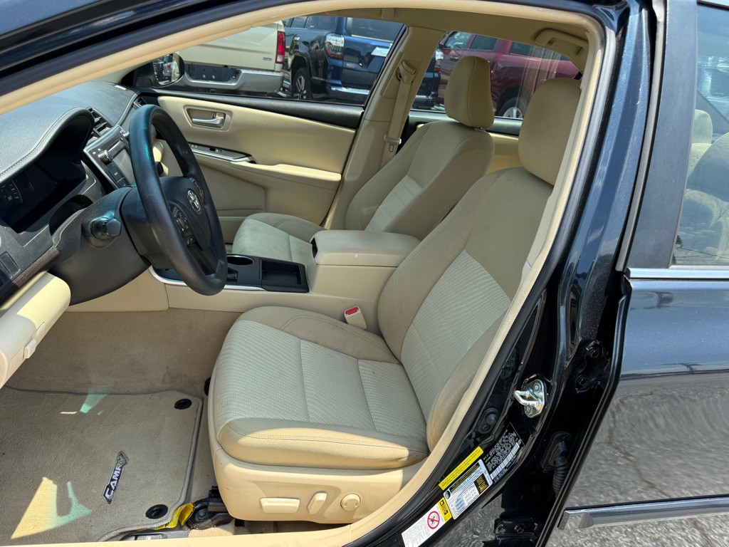 2015 Toyota Camry Image 9