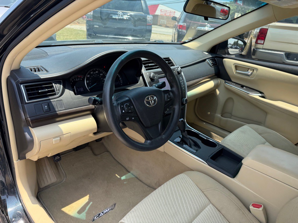 2015 Toyota Camry Image 10