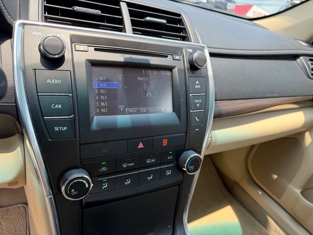 2015 Toyota Camry Image 11