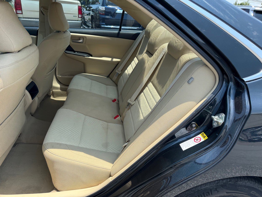 2015 Toyota Camry Image 13
